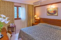 Avalon Airport Hotel Thessaloniki - Balcony