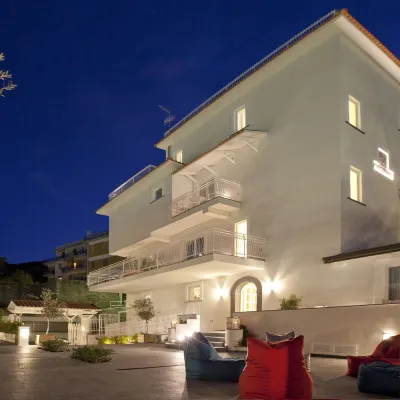 Maison Kalea Hotels near Corso Italia