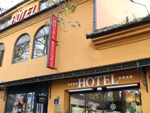 Garni Hotel Planeta Inn