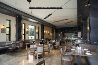 Enrise By Sayaji Ahilyanagar - Breakfast