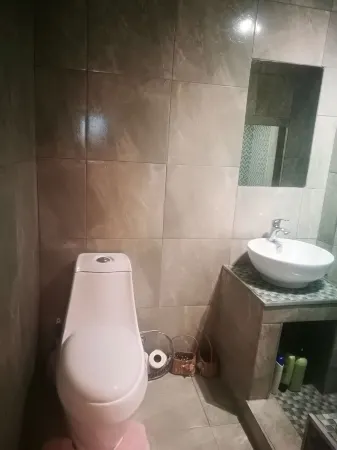 Naisar Royal White Apartment Отели рядом с достопримечательностью «Germiston Lake»