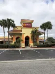 Clarion Inn & Suites Kissimmee-Lake Buena Vista South Hotels in 