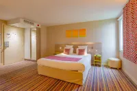 Kyriad Lyon Est - Saint Bonnet de Mure Hotel a Saint-Laurent-de-Mure