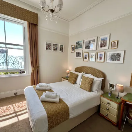 Riviera Lodge Hotel