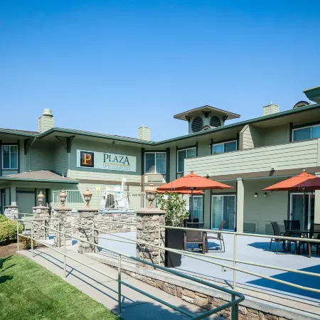 Plaza Inn & Suites at Ashland Creek