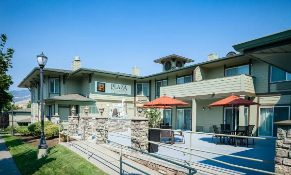 Plaza Inn & Suites at Ashland Creek