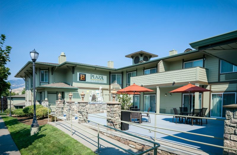 Plaza Inn & Suites at Ashland Creek