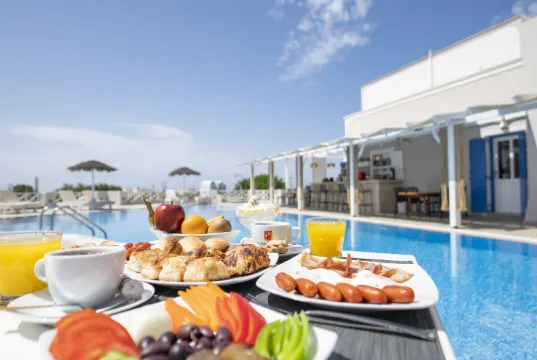 貝拉聖託里尼套房酒店