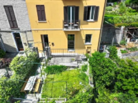 Up & up - by Myhomeincomo Hotels in Moltrasio