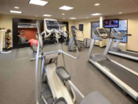 ハンプトン イン ローリー / タウン オブ ウェイク フォレスト ウェイクフォレストのホテル