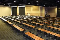 이븐 호텔 시카고 틴리 파크-컨벤션 센터 바이 IHG - 주차장
