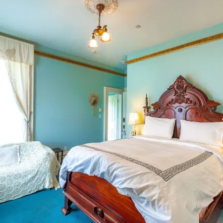 Amethyst Inn