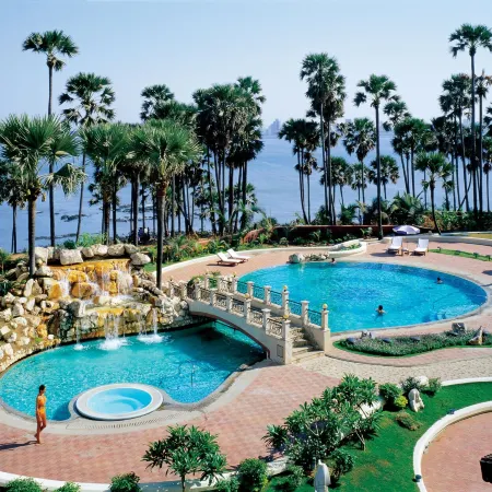 Taj Lands End