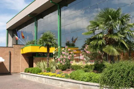 Orzihotel Отели в г. Делло