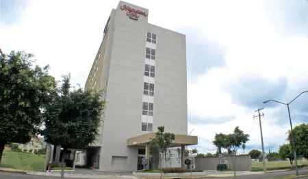 Hampton Inn by Hilton Irapuato Отели в г. Ирапуато