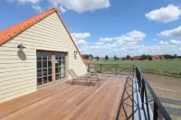 B&B Back2Front Hotels in Lo-Reninge
