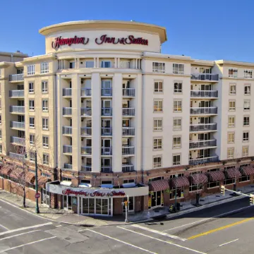 Hampton Inn & Suites Memphis at Beale Street