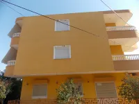 Yellow City Apartments Hoteles en Distrito de Delvinë