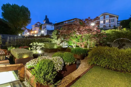 Hotel Santemar Отели рядом с достопримечательностью «Королевский дворец Ла-Магдалена»