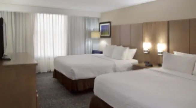 Crowne Plaza CLEVELAND AIRPORT by IHG