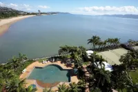 Mariners North Holiday Apartments - spa