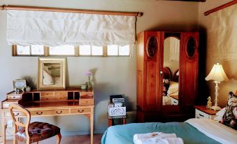 Hawklee Country House