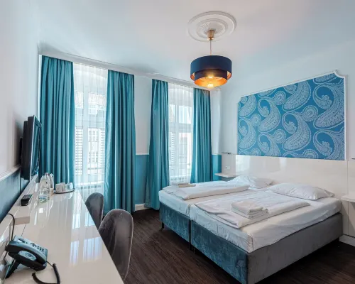 Hotel Prens Berlin Hotels near Leinestraße Underground Station
