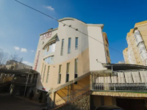 阿瑞斯別墅 鄰近奇西瑙國際機場的酒店