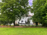 Stifford Clays Farm Hotel Отели рядом с достопримечательностью «Парк Грейз Бич Риверсайд»