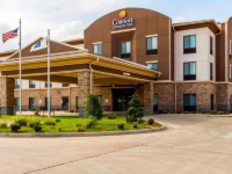 Comfort Inn & Suites Hotels in Alva