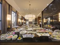 The House Boutique Suites Отели рядом с достопримечательностью «Радужная улица»