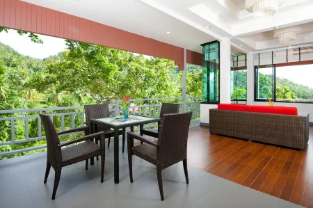 Balcony Villa Отели рядом с достопримечательностью «Lomprayah Pier»