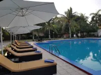 Avari Towers Karachi - Pools