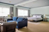 The Harbor Front Inn Hotels in Greenport West