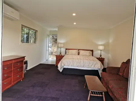 Homestead B&B Cambridge Отели рядом с достопримечательностью «Мейпл Арборетум»