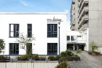 MoLiving - Design Hotel & Apartments Düsseldorf-Neuss Hotel dekat JEVER FUN SKIHALLE Neuss