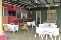 Frontiers Hotel & Lodges Ltd - พร้อมอาหารเช้า