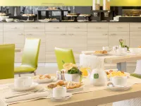 Hotel Cristina Hotel berhampiran Kolam Renang Scandone