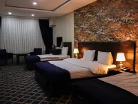 クリスタル ナシミ ホテル Monument to Richard Sorge周辺のホテル