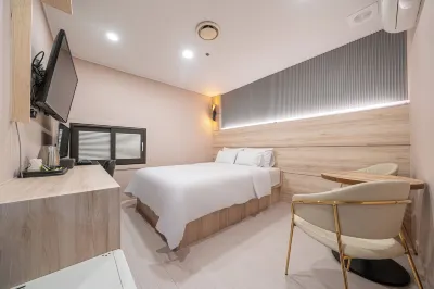 Hwajeong Jun Hotel