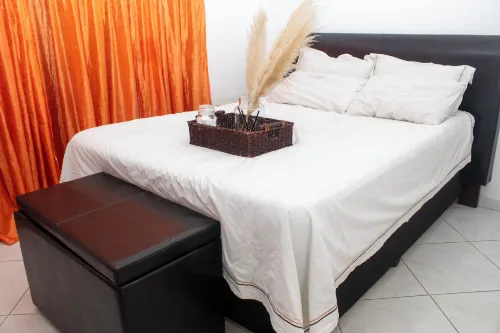 Cozy Studio Room to Rent in Johannesburg City Hotels in Bryanston