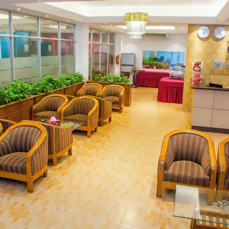 Laurel Lakefront Hotel