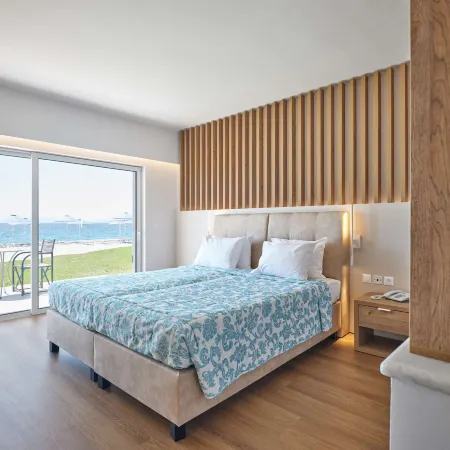 Comer Kinetta Beach Hotels in Megara