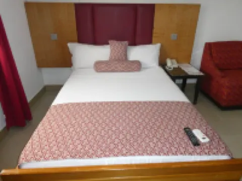 Da Highest Lounge Bar & Restaurant Hotels in Kasoa