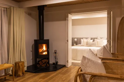 Sol Coastal Retreat - Outdoor Spa and Sauna - Wifi