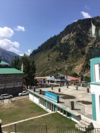 Pine Top Hotels Naran Отели рядом с достопримечательностью «Naran Valley»