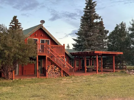 Mount Peale Country Inn and Cabins