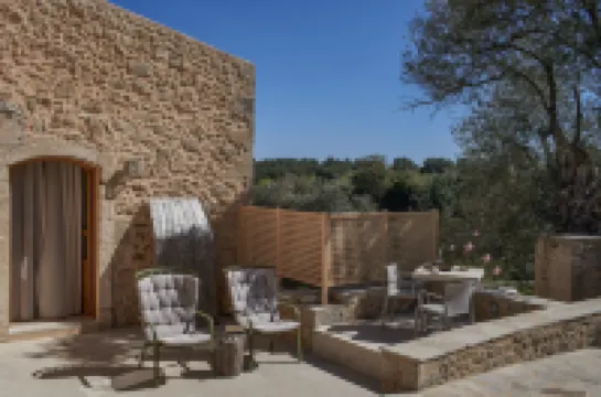 Mr & MRS Smith Kapsaliana Village Hotel