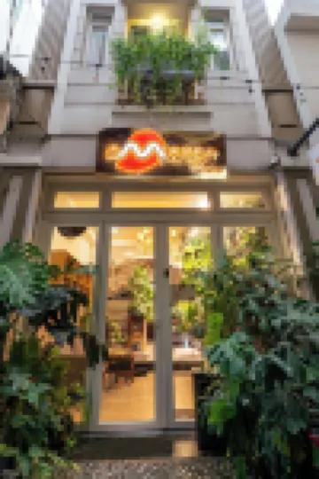 아망고 홈 레 티 리엥 호치민 시청, 인민위원회 청사 주변 호텔