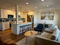 NEW Stunning Home-close to Beaches-pet Friendly